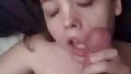 Sofia Gucci và Martina xx video gai xinh Vàng