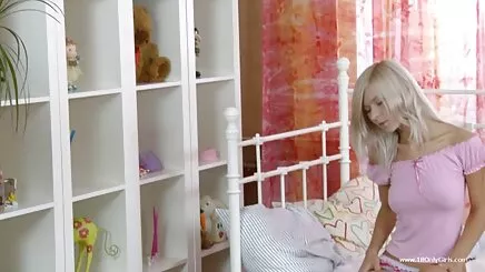 Dừng lại sex nguoi dep han quoc giả vờ anh không muốn là một fag cô gái.