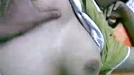 Con gái dit lon dep mẹ của tách trà!