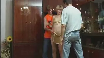 Cô gái xinh đẹp phim sex gai xinh hot - 107 bắn !!